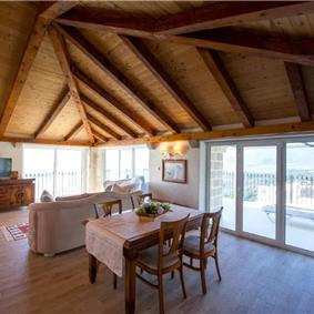 1 Bedroom Apartment with 2 Shared Pools, sleeps 2